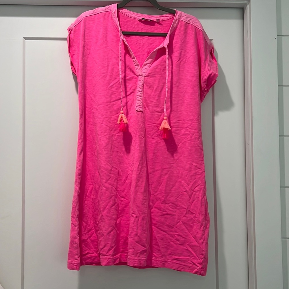 Vineyard vines fuchsia T-shirt, dress size L